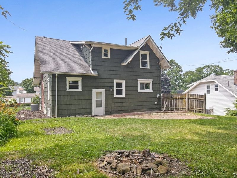 1552 Parkway Boulevard, Alliance, OH 44601 Photo 34