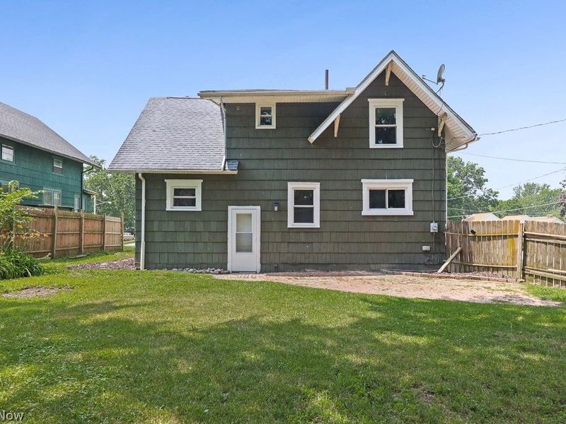 1552 Parkway Boulevard, Alliance, OH 44601 Photo 4