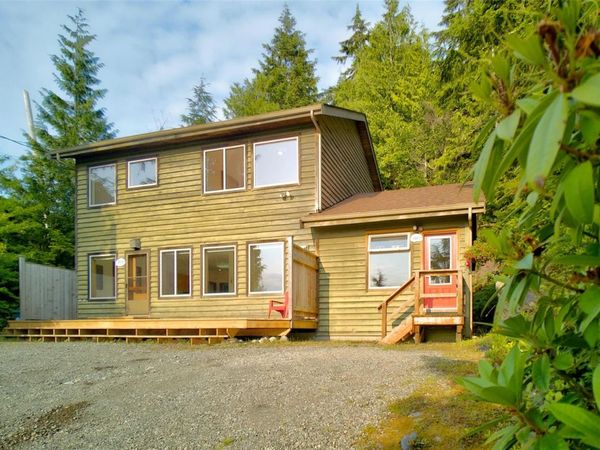 300 Fourth St , Tofino, BC V0R 2Z0