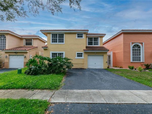 2592 W Saratoga Dr , Cooper City, FL 33026