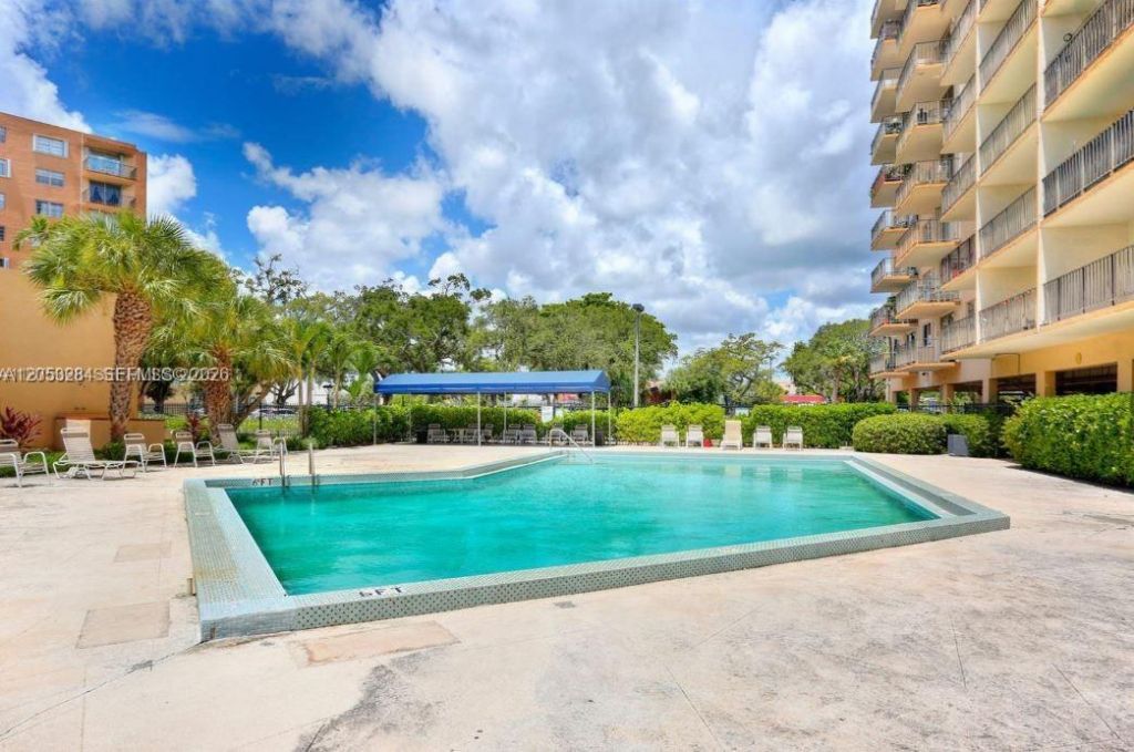 1470 NE 125th Ter , Unit 812, North Miami, FL 33161 Photo