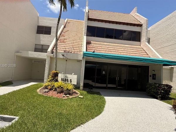 303 Racquet Club Rd, Unit 206, Weston, FL 33326