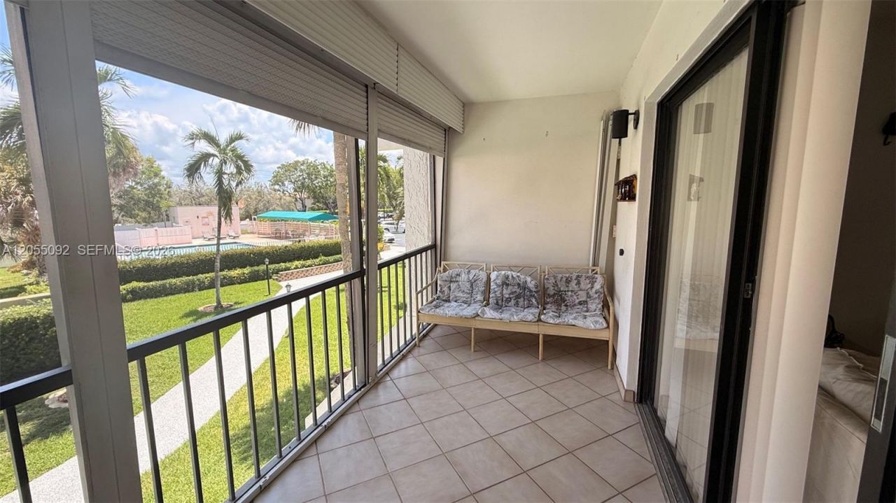 303 Racquet Club Rd, Unit 206, Weston, FL 33326 Photo