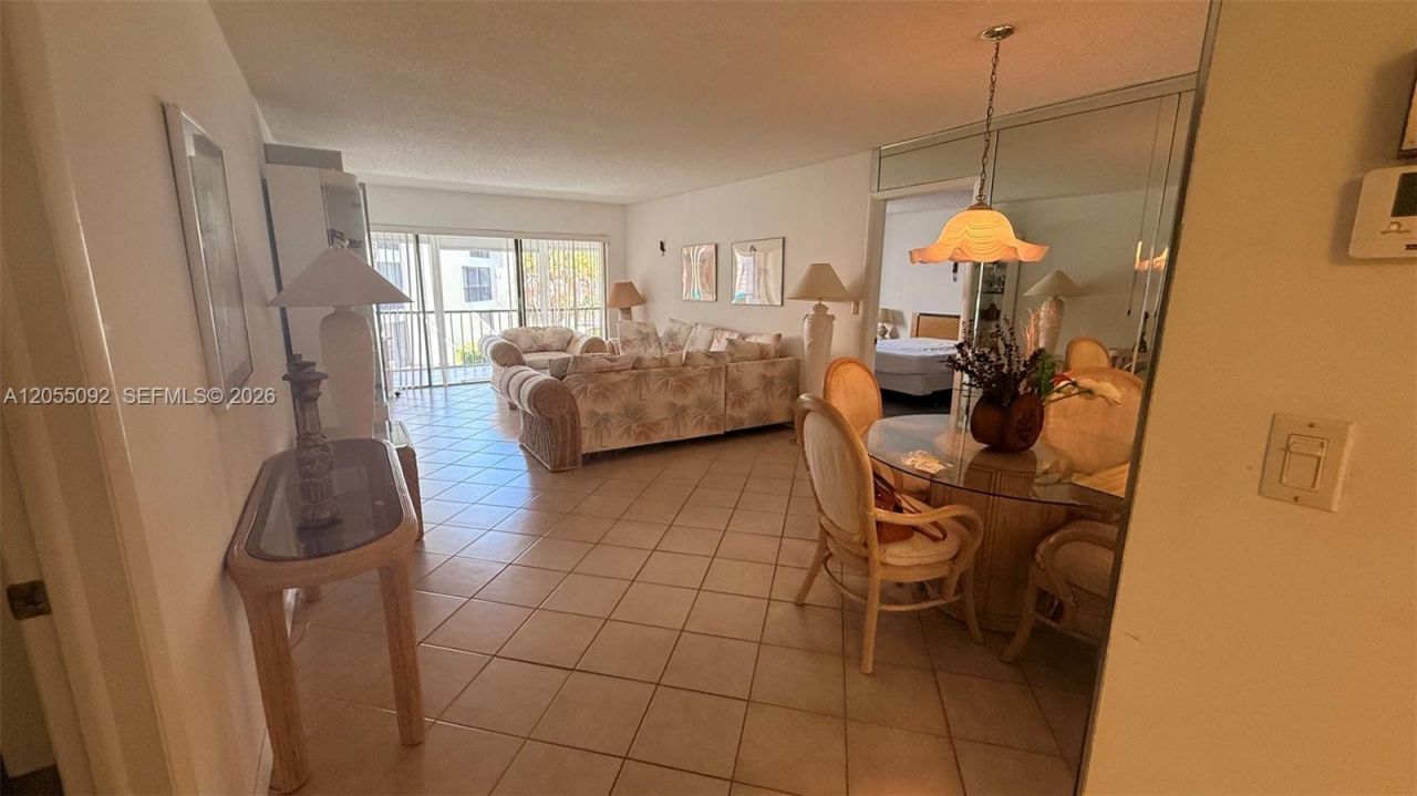 303 Racquet Club Rd, Unit 206, Weston, FL 33326 Photo
