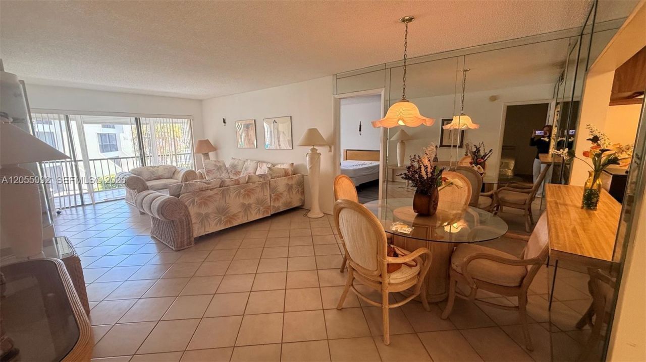 303 Racquet Club Rd, Unit 206, Weston, FL 33326 Photo