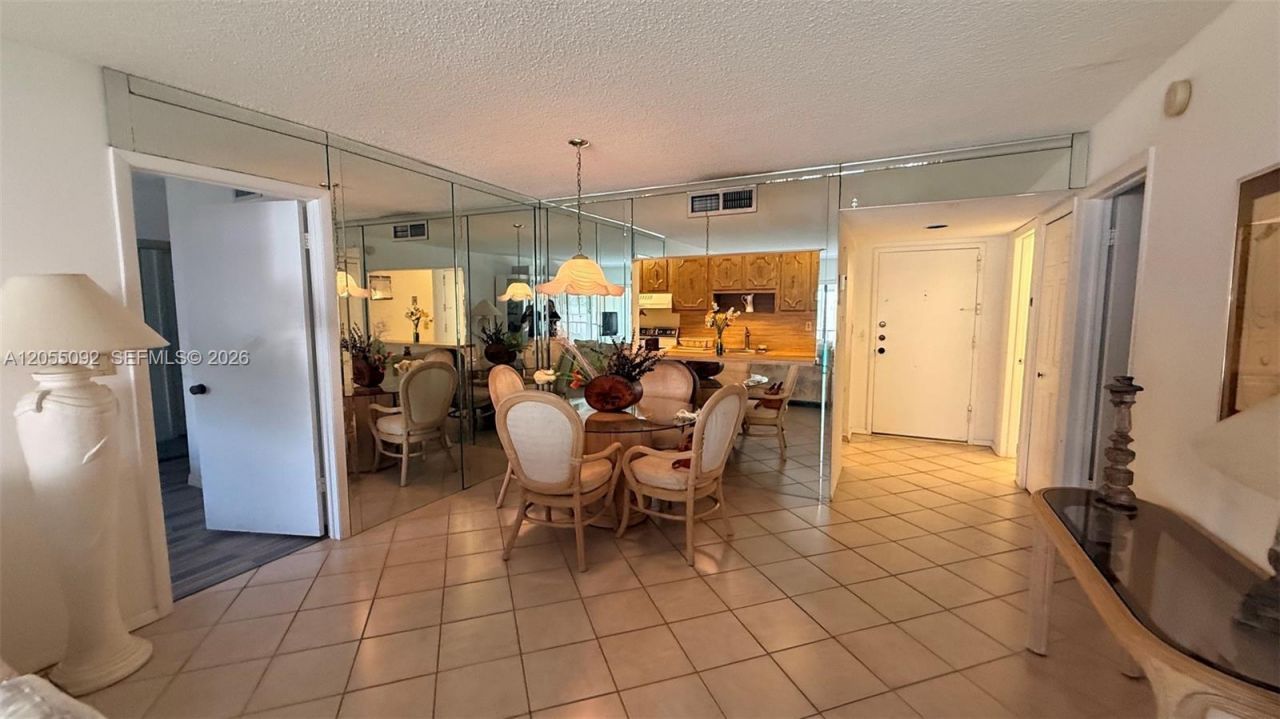 303 Racquet Club Rd, Unit 206, Weston, FL 33326 Photo