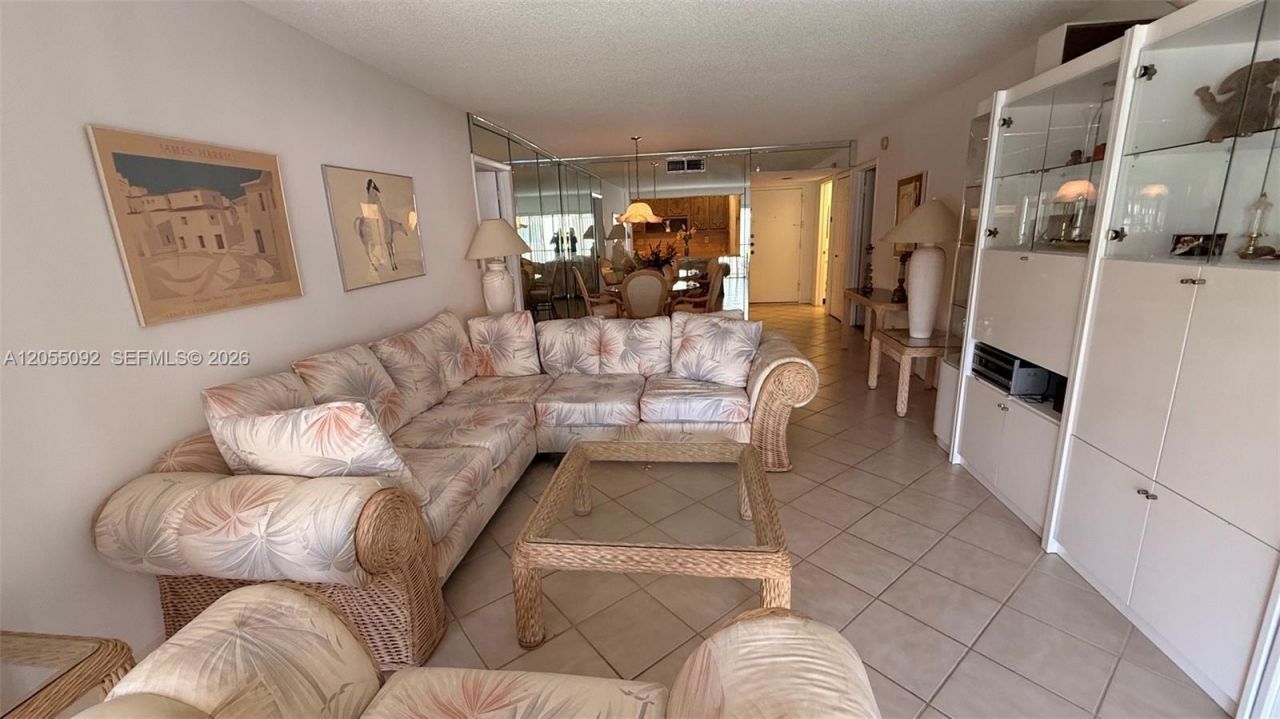 303 Racquet Club Rd, Unit 206, Weston, FL 33326 Photo