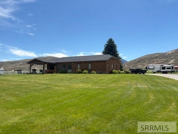 61 Three Mile Lane, SALMON, ID 83467