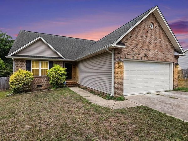 117 Valentine Court , Greensboro, NC 27405