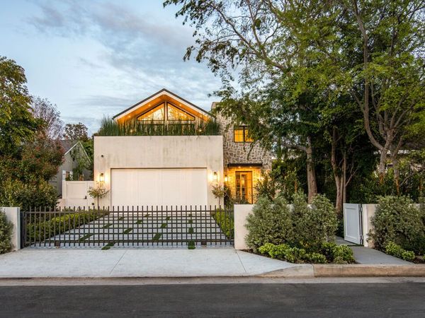 4210 Bellaire Avenue , Los Angeles, CA 91604