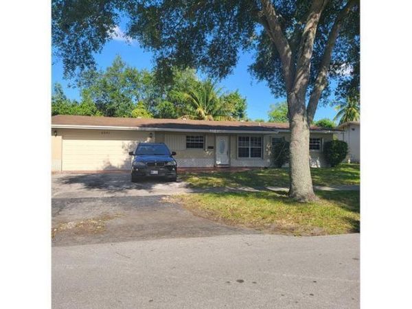 4891 NW 7TH Drive, Plantation, FL 33317