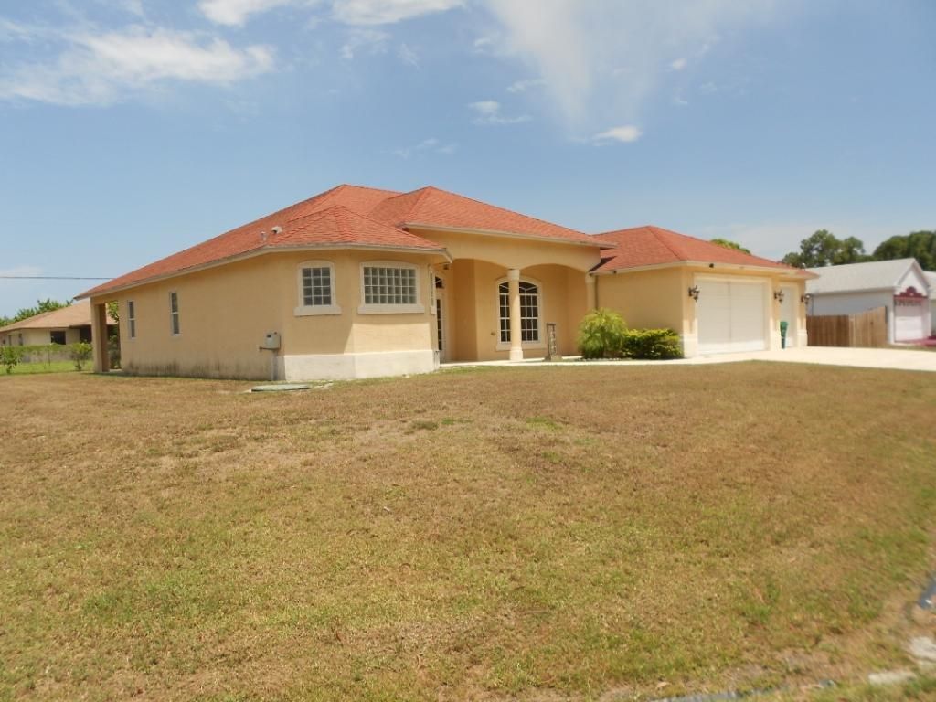 1221 SE Navajo Lane, Port Saint Lucie, FL 34983 Photo