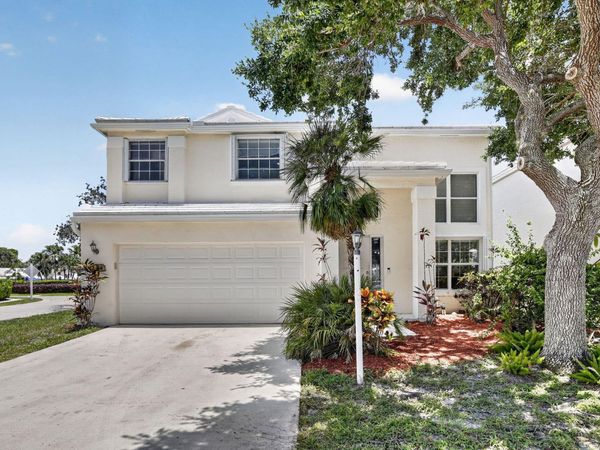 9444 NW 8th Circle, Plantation, FL 33324