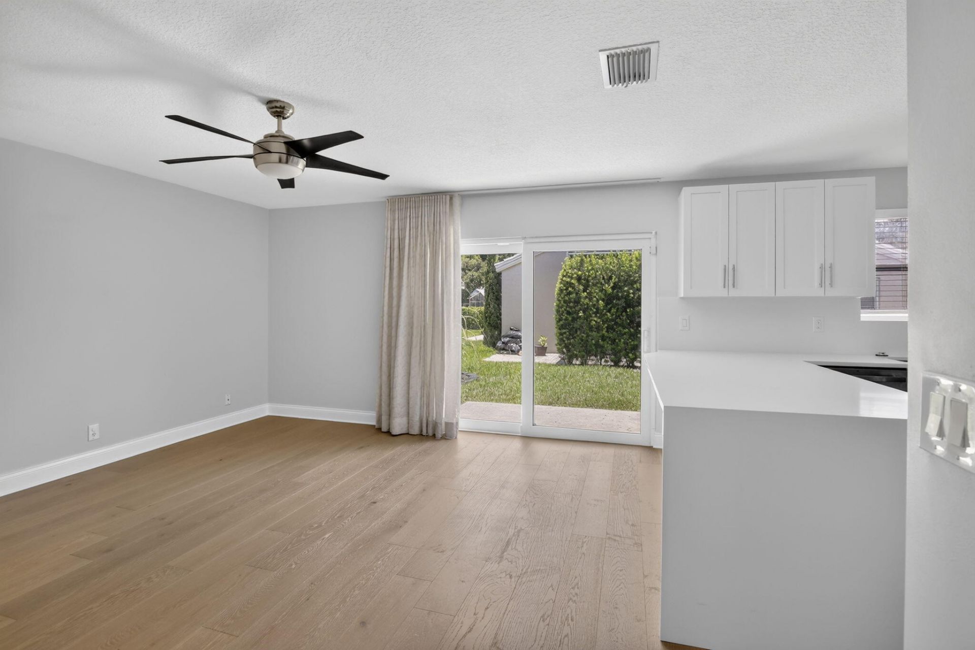 9444 NW 8th Circle, Plantation, FL 33324 Photo