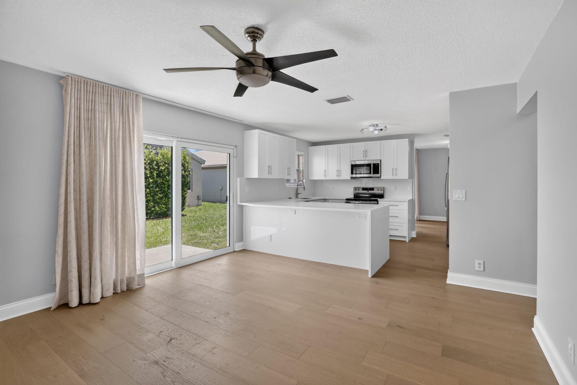 9444 NW 8th Circle, Plantation, FL 33324 Photo
