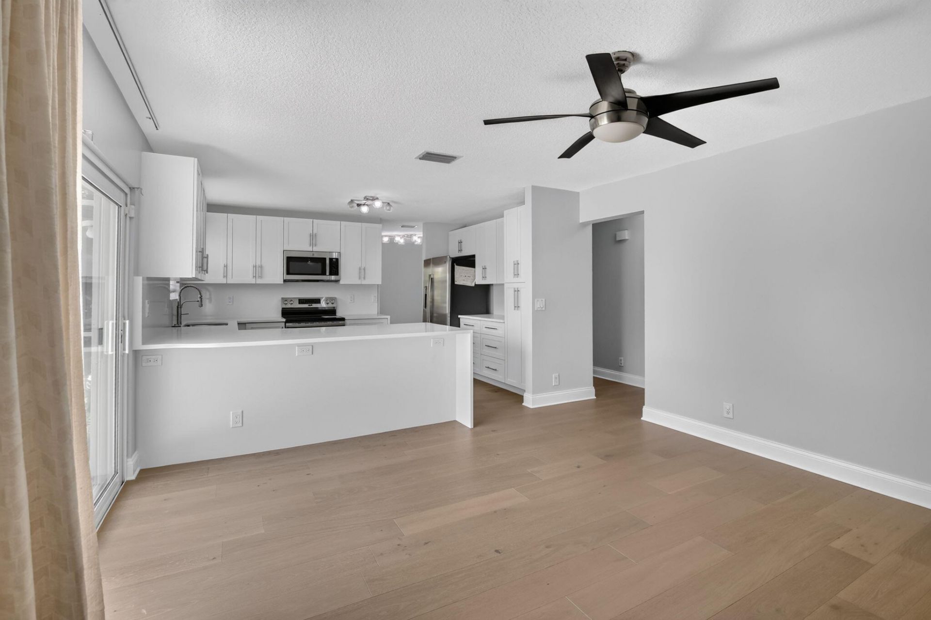 9444 NW 8th Circle, Plantation, FL 33324 Photo