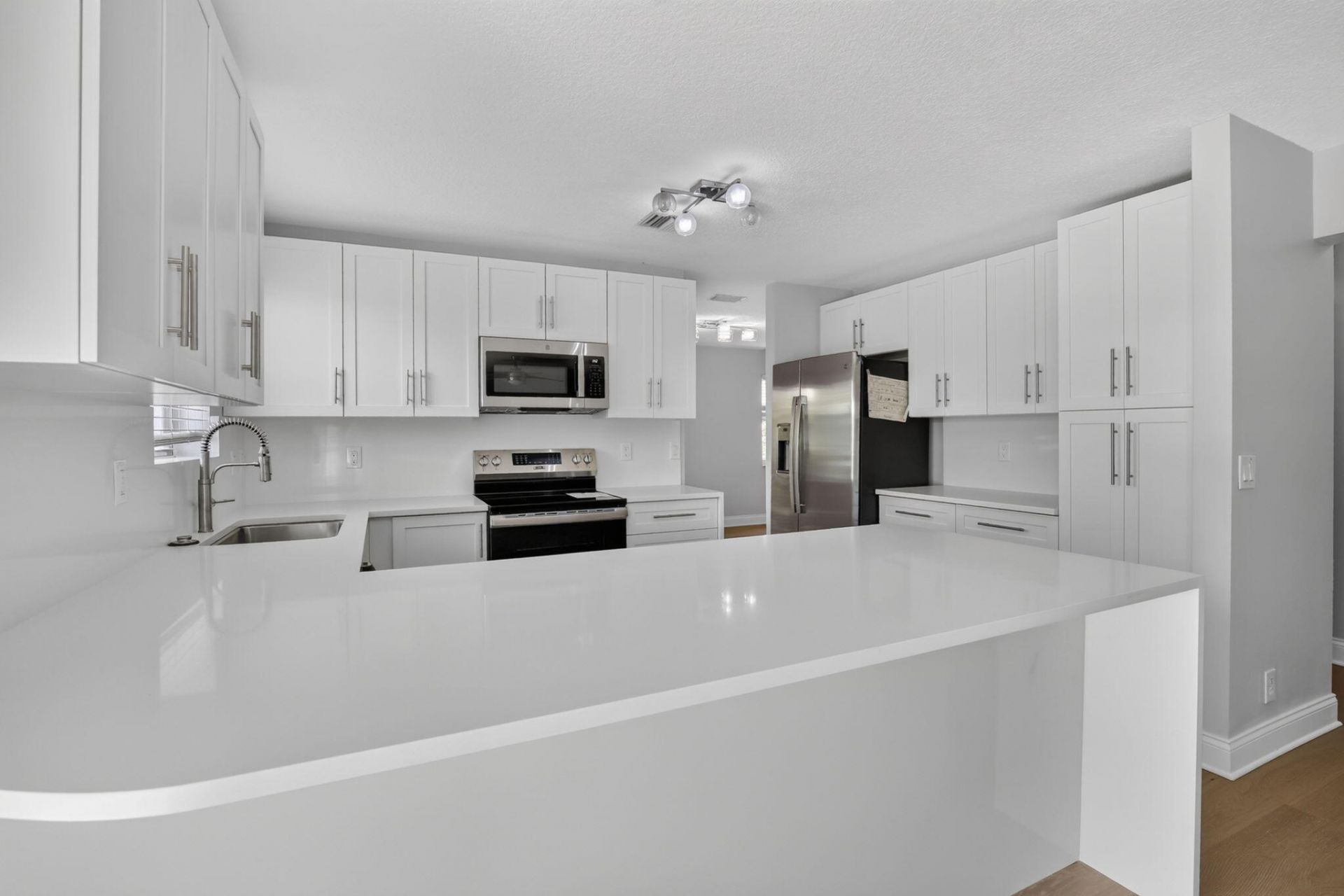 9444 NW 8th Circle, Plantation, FL 33324 Photo