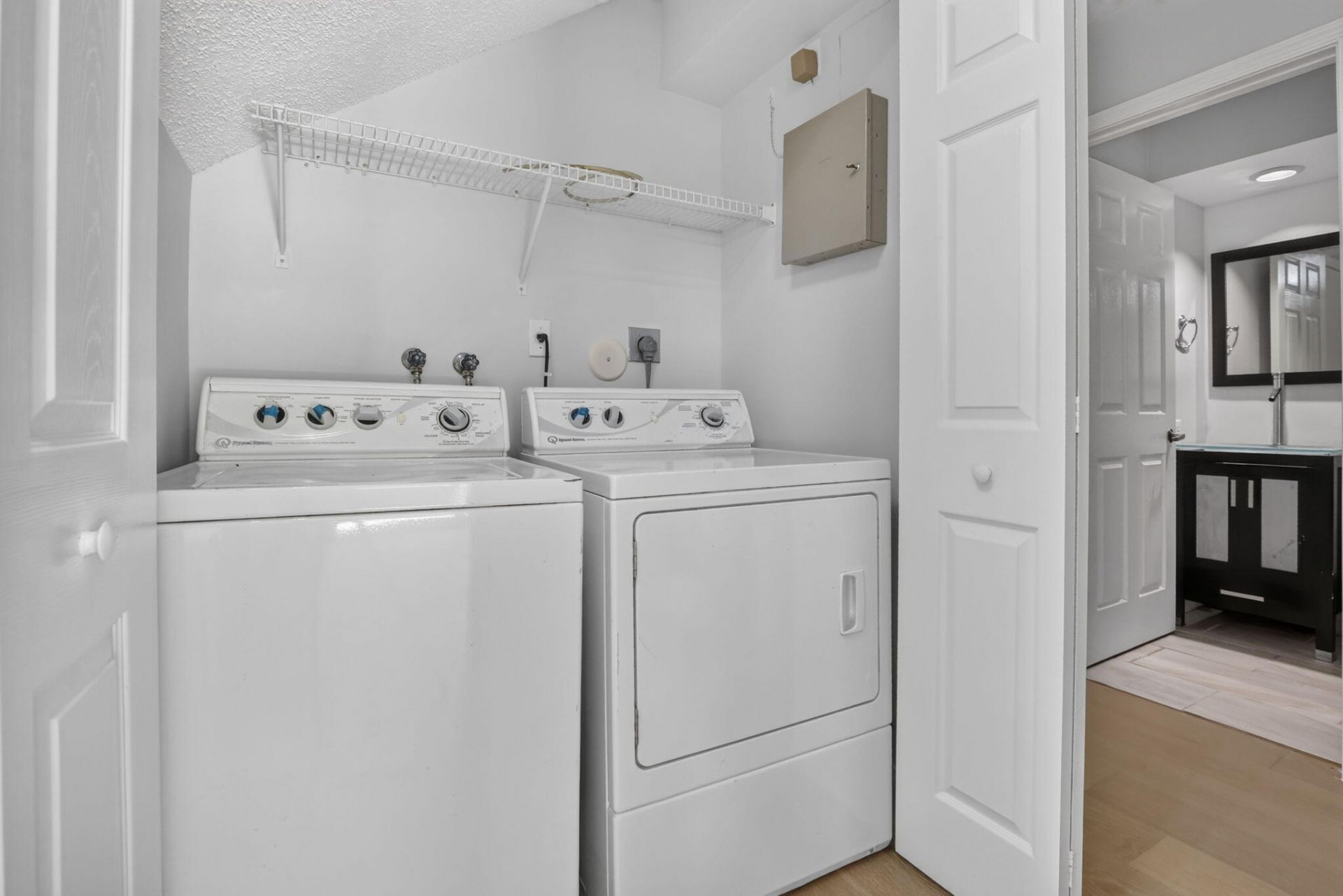 9444 NW 8th Circle, Plantation, FL 33324 Photo