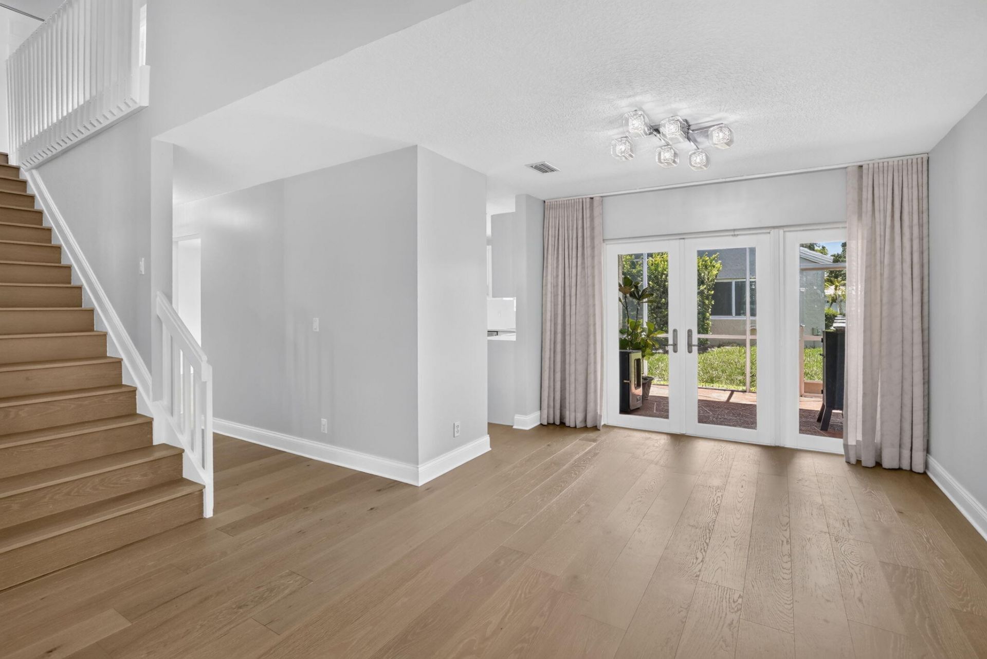 9444 NW 8th Circle, Plantation, FL 33324 Photo