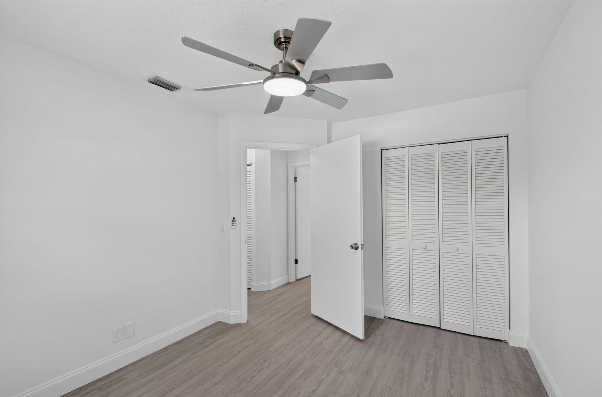 3221 Foxridge Court, Palm Springs, FL 33461 Photo