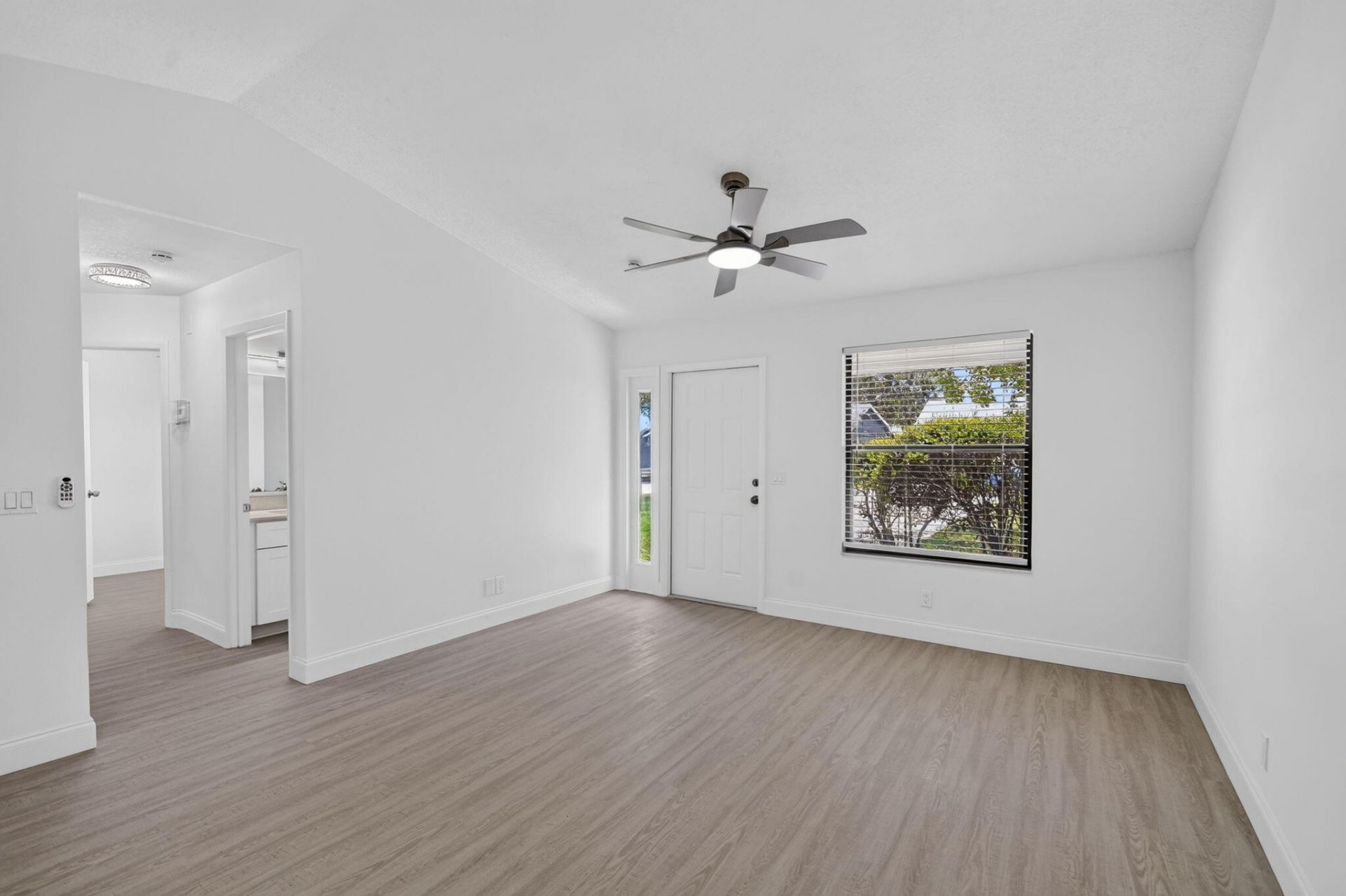 3221 Foxridge Court, Palm Springs, FL 33461 Photo