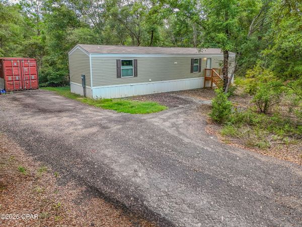 4597 Spotted Horse Lane , Chipley, FL 32428