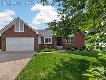 26606 Hales Street, Madison Heights, MI 48071