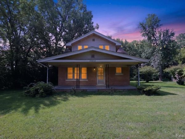 26275 Pennsylvania Road, Brownstown Twp, MI 48174