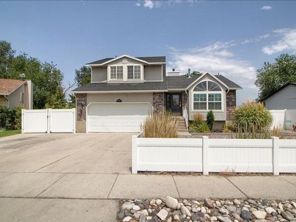 4821 S BITTER ROOT DR, Taylorsville, UT 84129