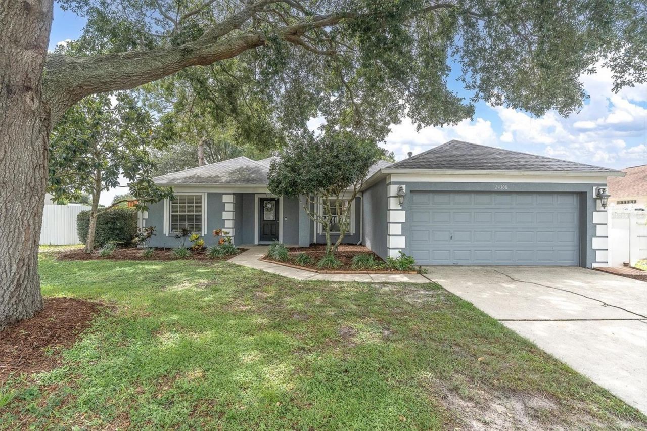 24308 Landing Drive , Lutz, FL 33559 Photo