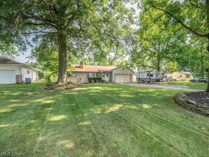 3832 Edinburgh Drive, Austintown, OH 44511 Photo 2