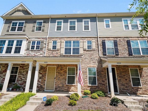 10024 Hemingway Place, Charlotte, NC 28227