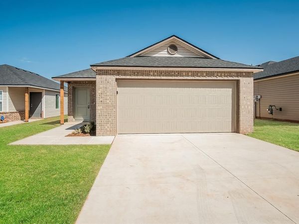1212 Guthrie Farms Boulevard, Guthrie, OK 73044