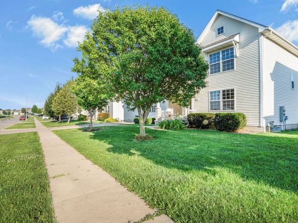 827 SW Springfield Drive , Ankeny, IA 50023