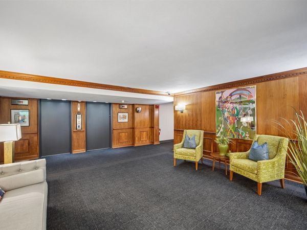 3663 Grand Avenue, Unit 906 & 907, Des Moines, IA 50312