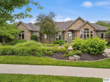 18905 Lafayette Avenue, Elkhorn, NE 68022