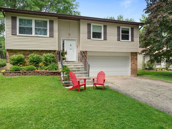 138 S Berteau Avenue , Bartlett, IL 60103