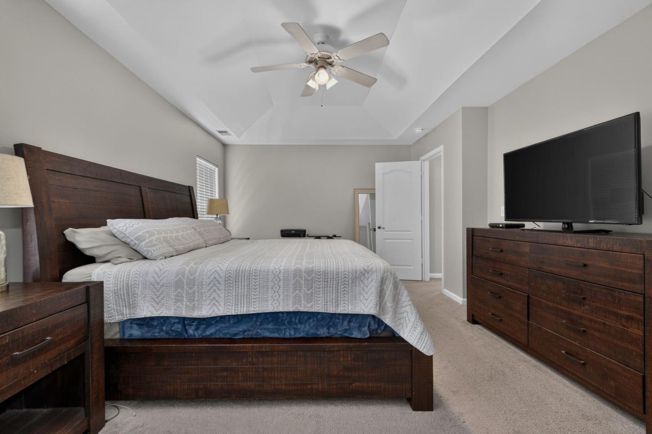 137 Graduate Lane Photo 17