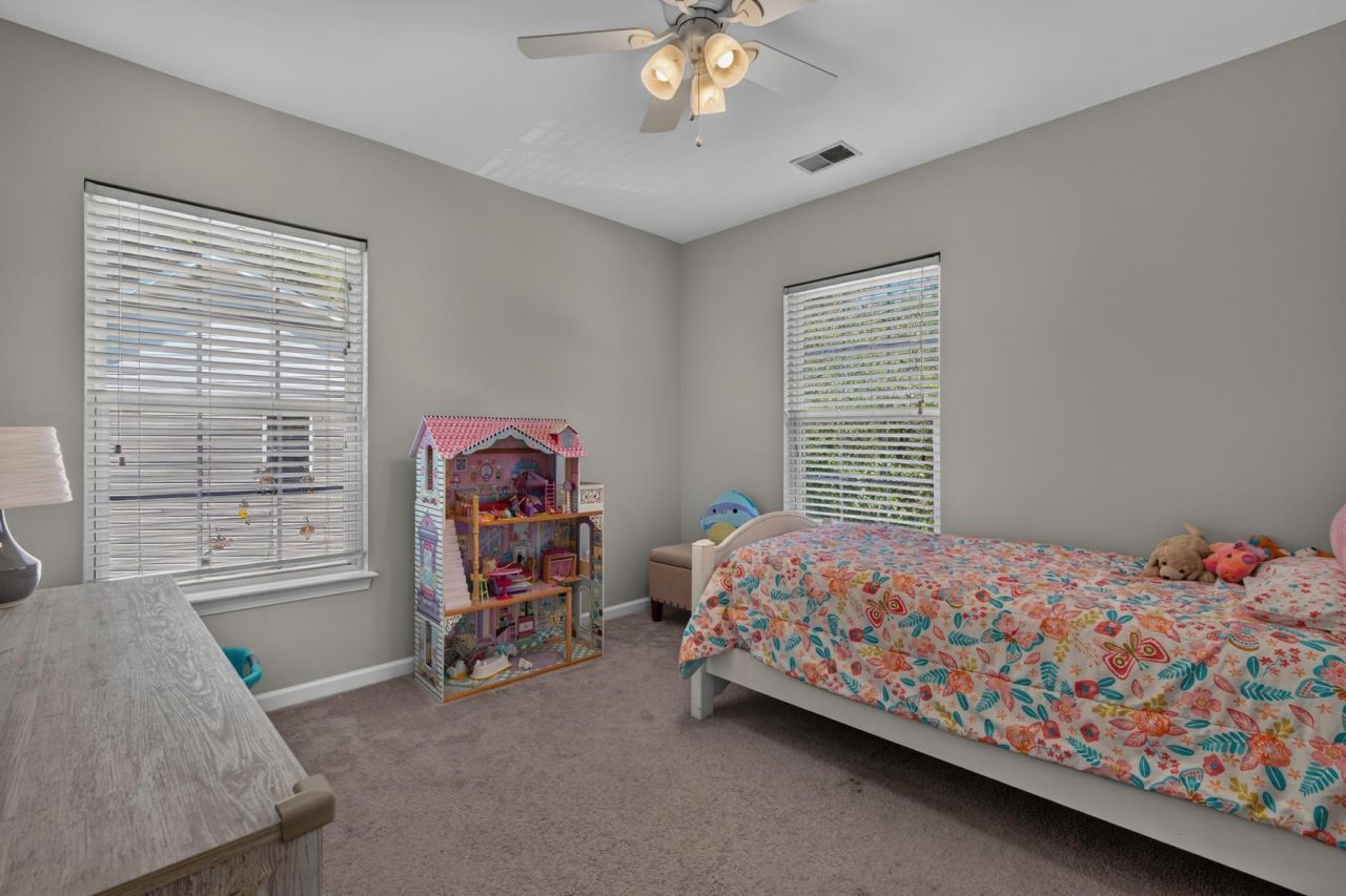 137 Graduate Lane Photo 23