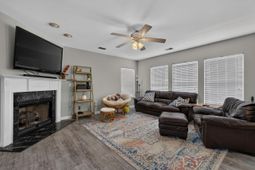 137 Graduate Lane photo 4