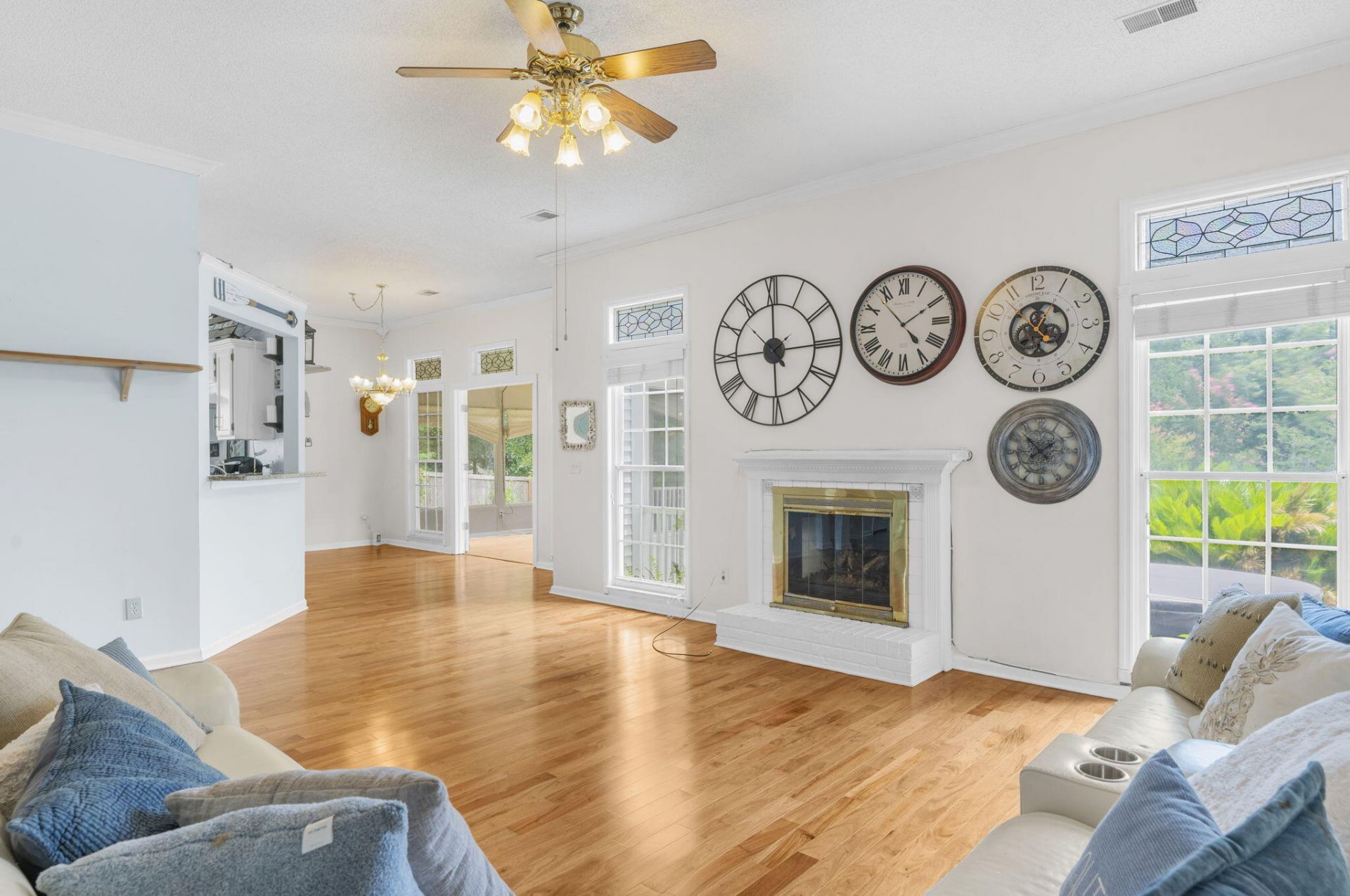 120 Kingsbridge Drive Photo 11