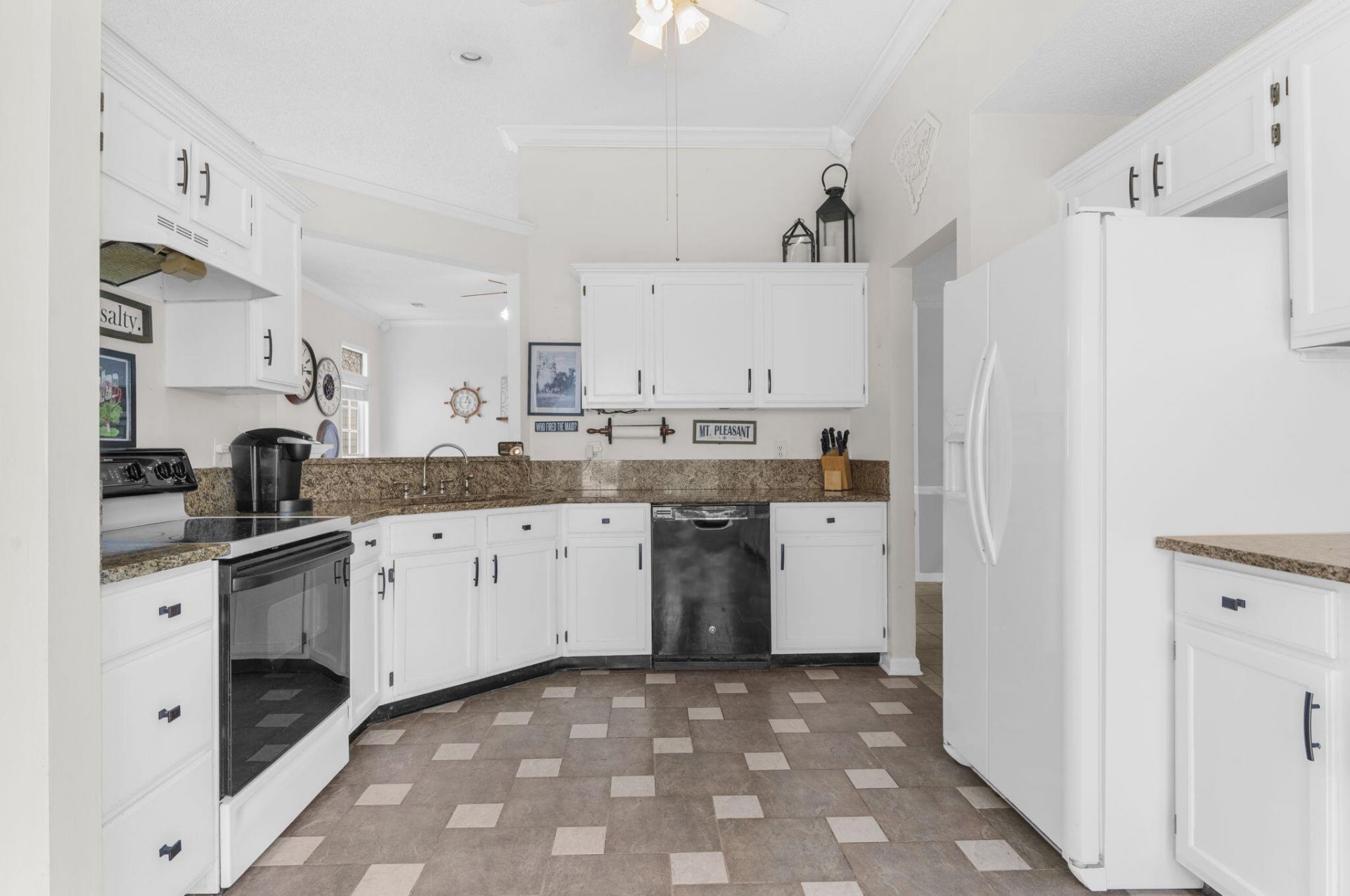120 Kingsbridge Drive Photo 17