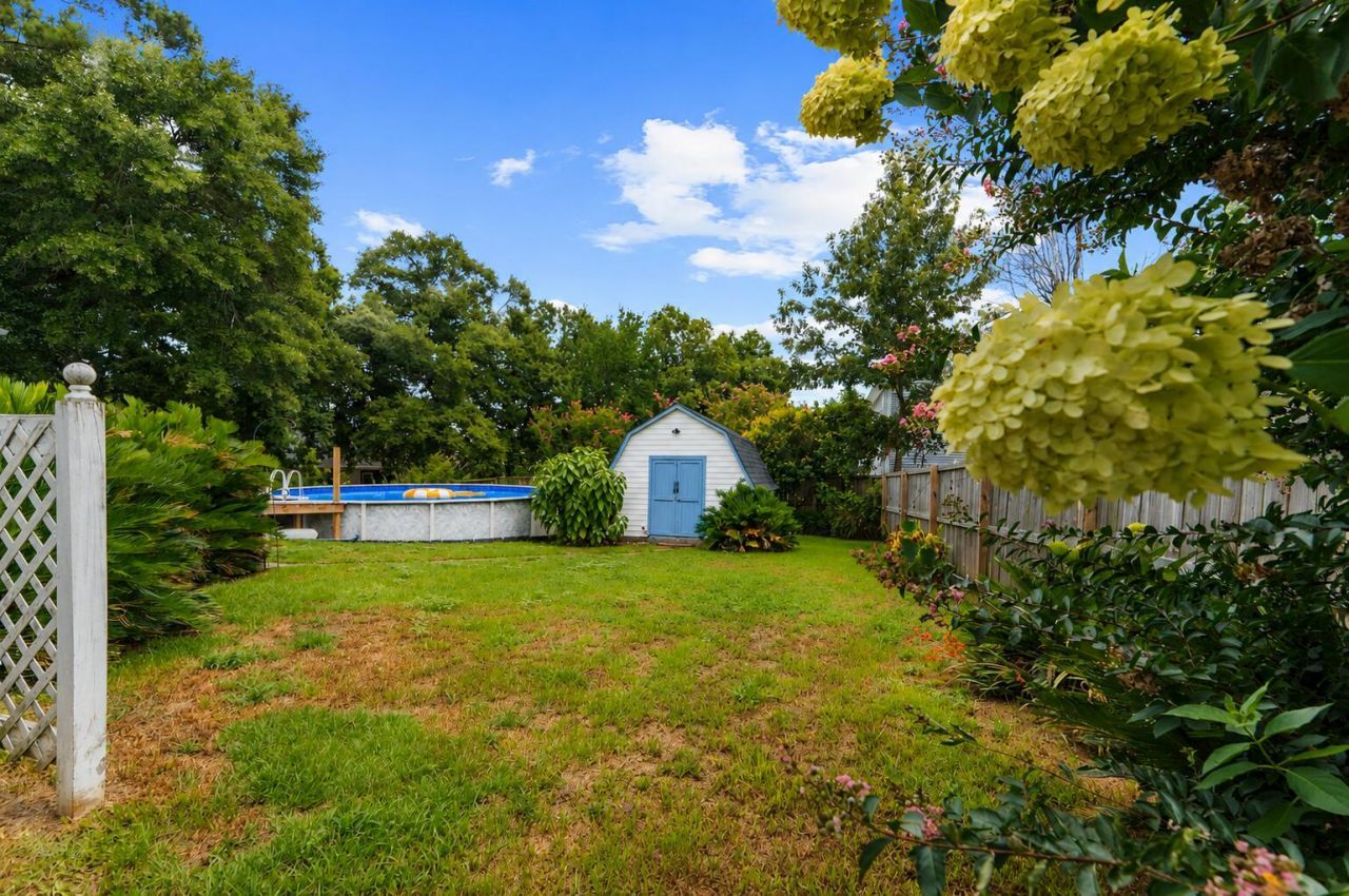 120 Kingsbridge Drive Photo 32