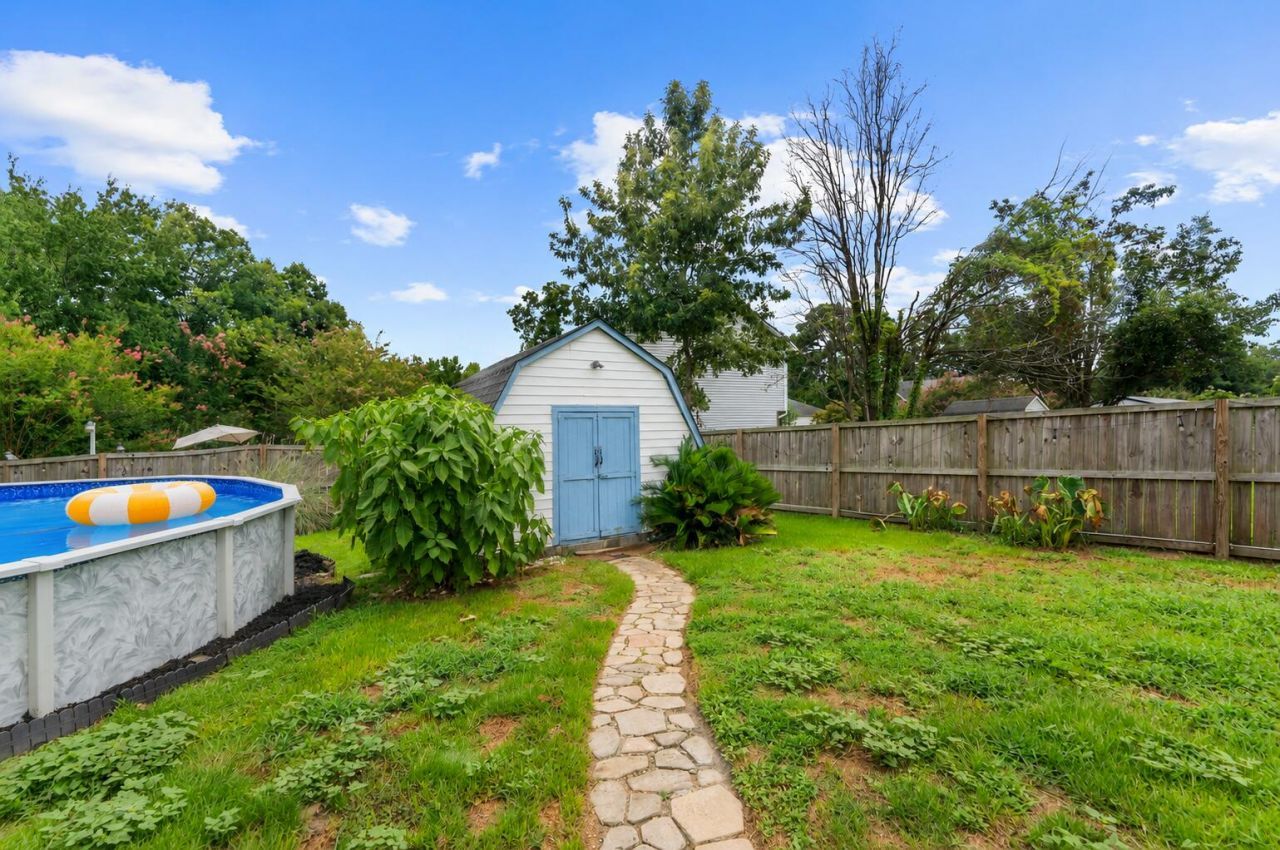 120 Kingsbridge Drive Photo 33