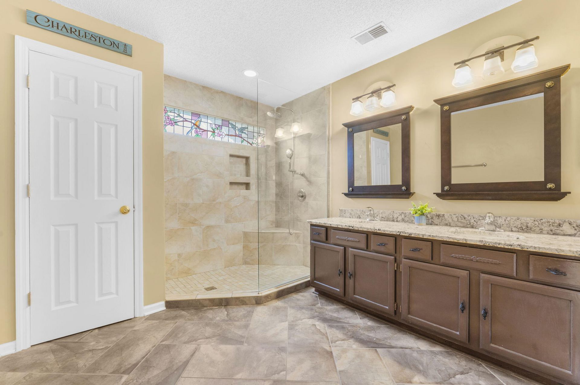 120 Kingsbridge Drive Photo 37