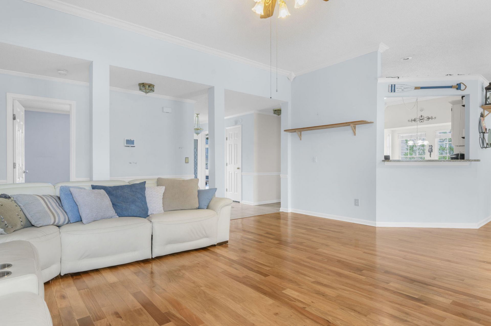 120 Kingsbridge Drive Photo 7