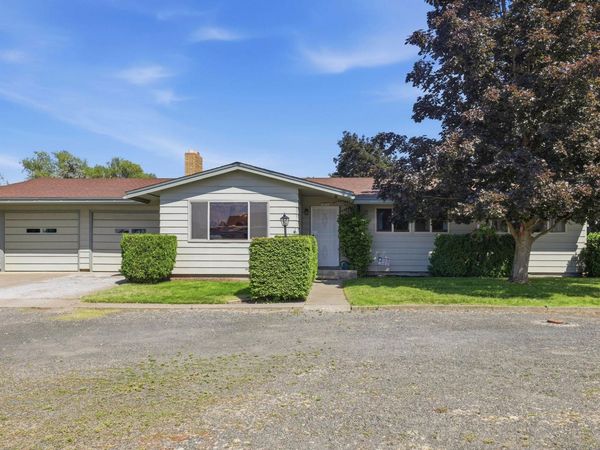 401 N 11th St, Davenport, WA 99122