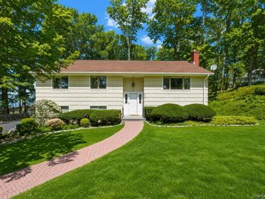 6 Scarborough Circle, Briarcliff Manor, NY 10510