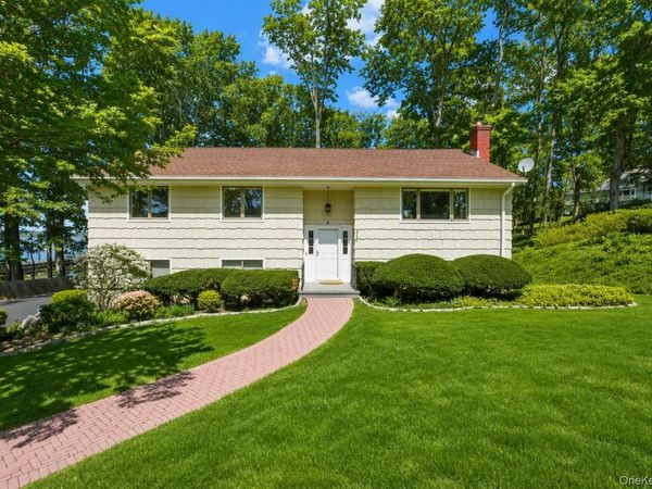 6 Scarborough Circle, Briarcliff Manor, NY 10510