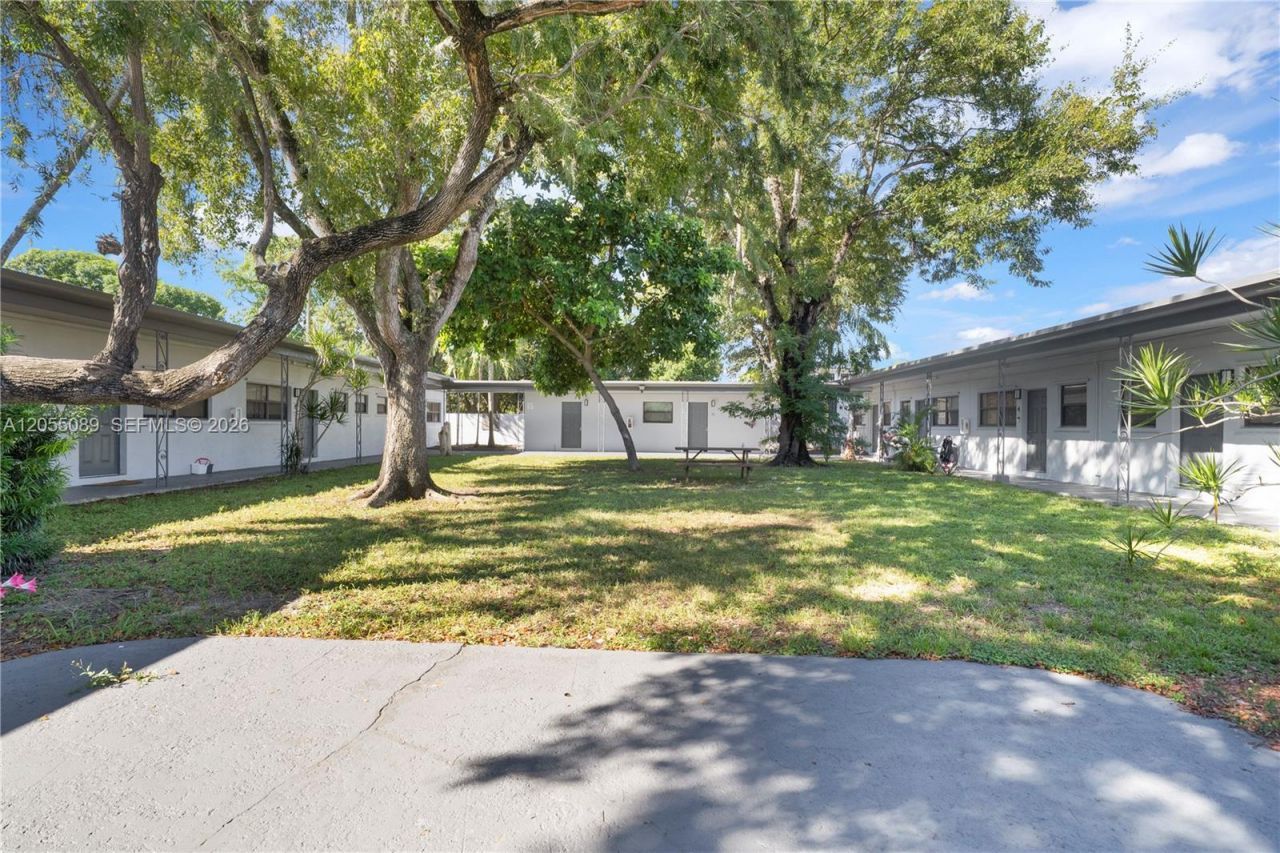 13390 NE 6th Ave , Unit 10, North Miami, FL 33161 Photo